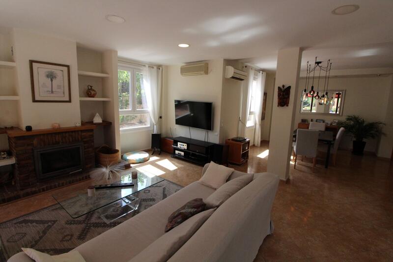 6 bedroom Villa for sale