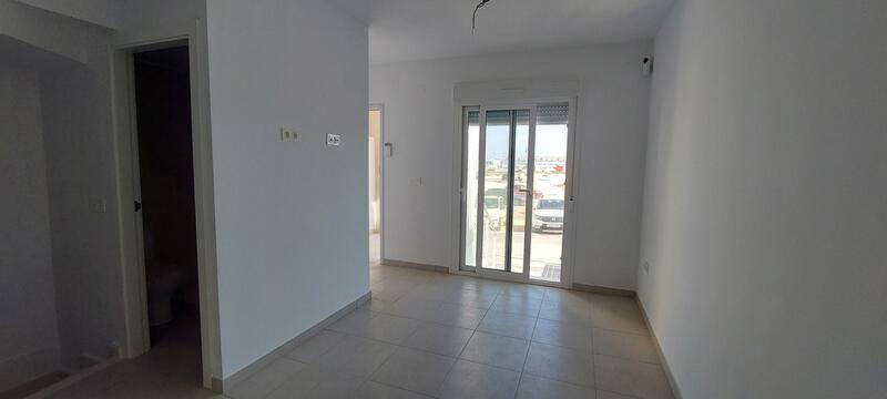 2 bedroom Townhouse for sale