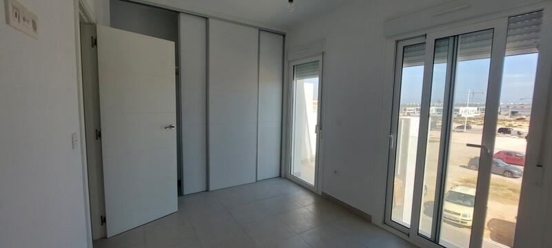 2 bedroom Townhouse for sale