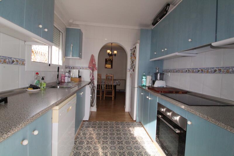 3 спальная комната вилла продается