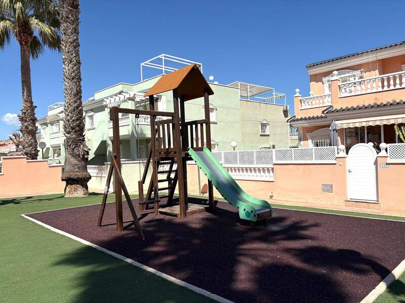 2 Cuarto Adosado en venta