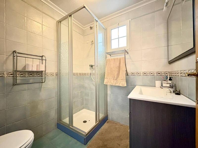 2 Cuarto Adosado en venta