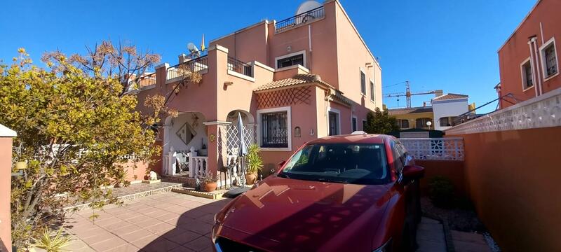 дуплекс продается в Los Montesinos, Alicante