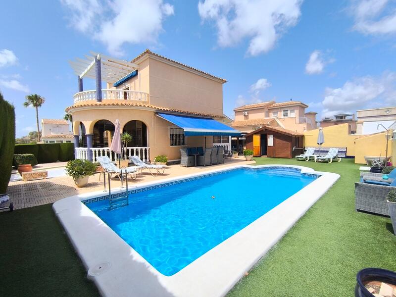 Villa til salgs i Benijófar, Alicante
