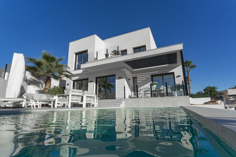 4 slaapkamer Villa Te koop