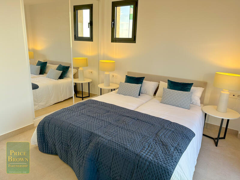 2 slaapkamer Gezinswoning Te koop
