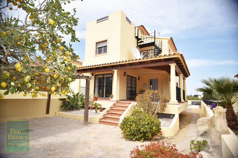 Villa for sale in Vera, Almería