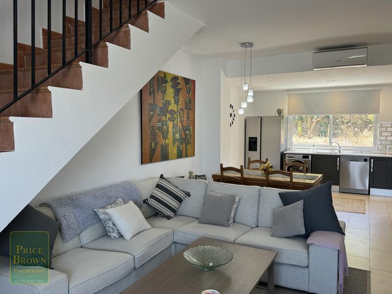 2 bedroom Townhouse for sale