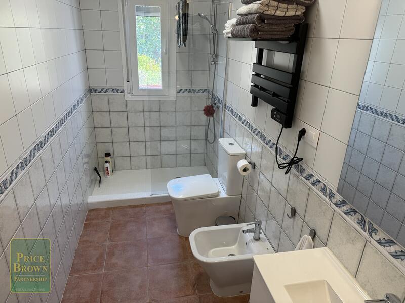 2 bedroom Townhouse for sale