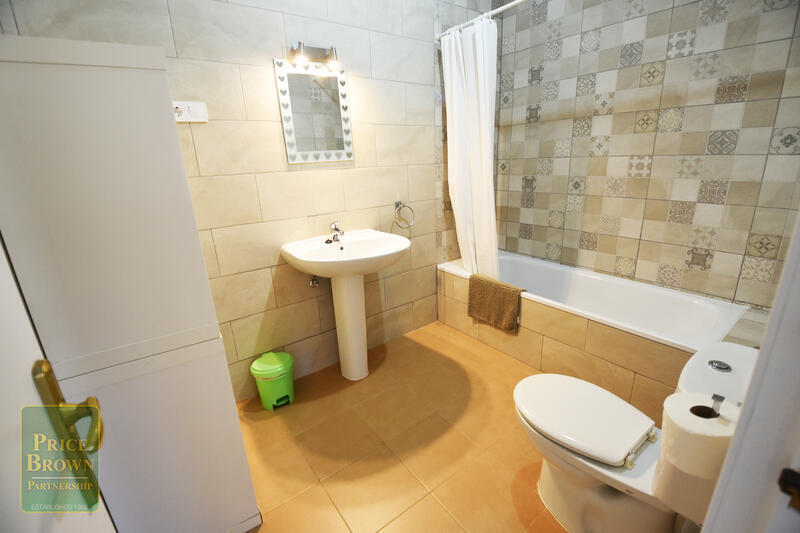 2 slaapkamer Appartement voor lange termijn huur