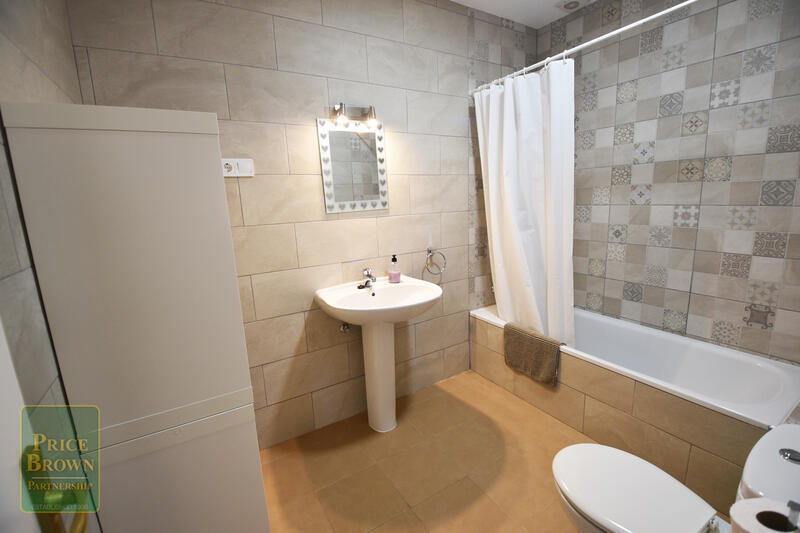 2 slaapkamer Appartement voor lange termijn huur