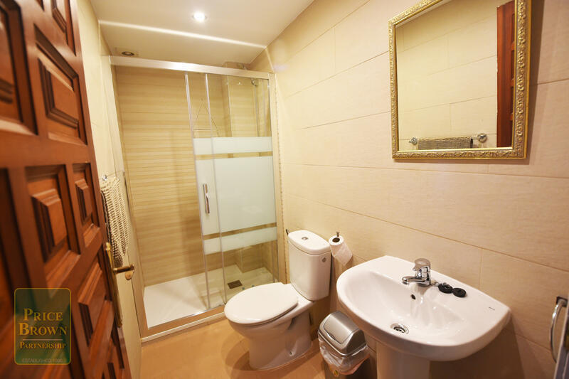 2 slaapkamer Appartement voor lange termijn huur