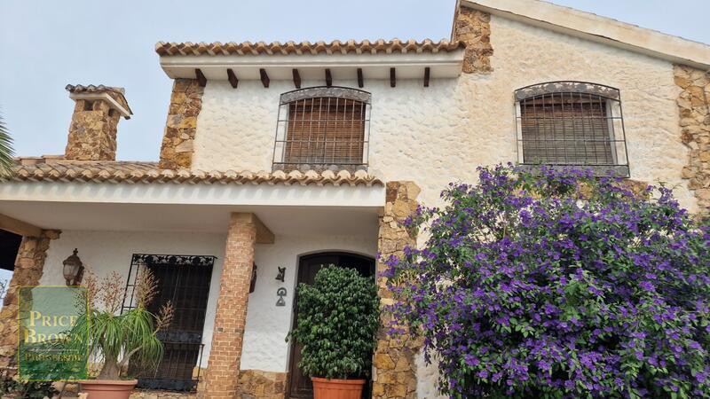 Villa til salgs i Zurgena, Almería