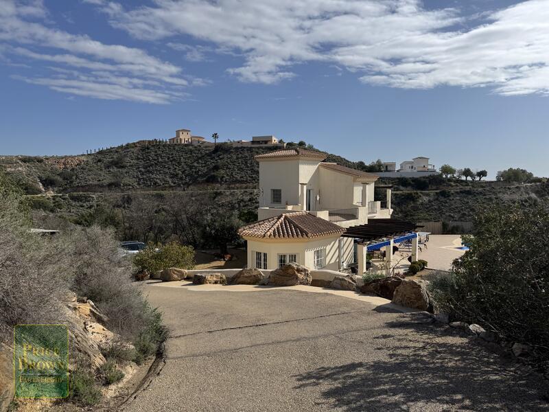 4 bedroom Villa for sale