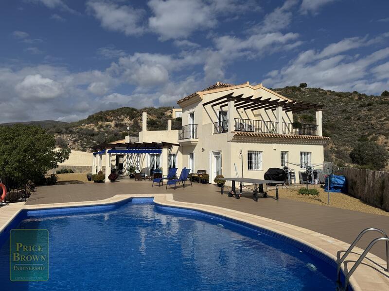 4 bedroom Villa for sale
