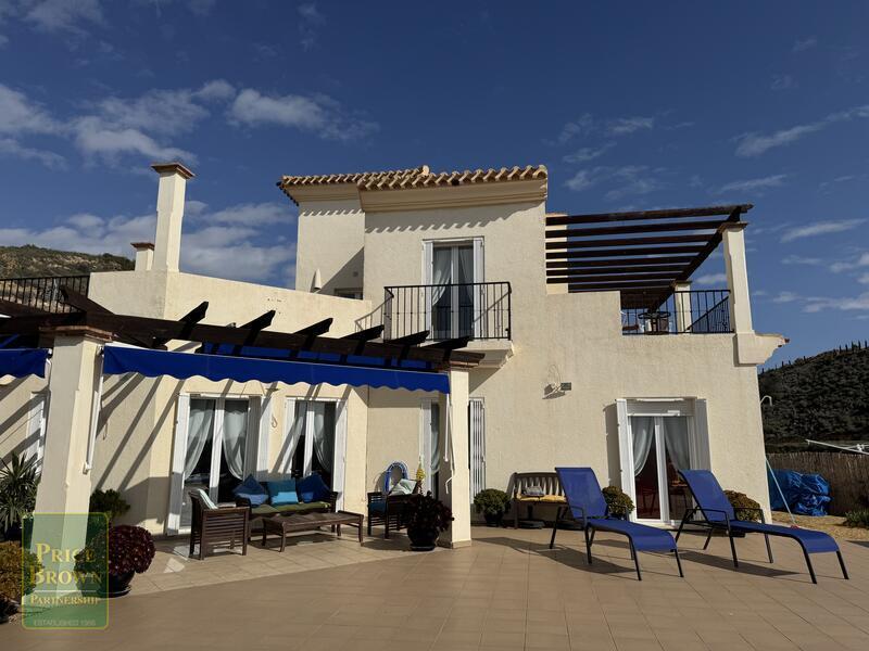 4 bedroom Villa for sale