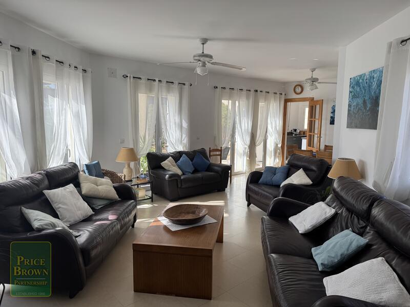 4 bedroom Villa for sale