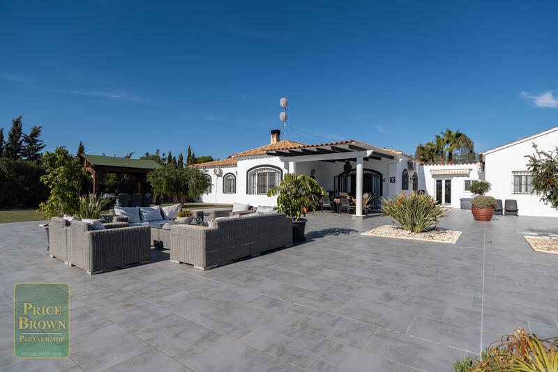 Villa for sale in Turre, Almería