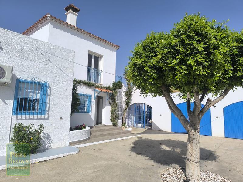 Villa til salgs i Vera, Almería
