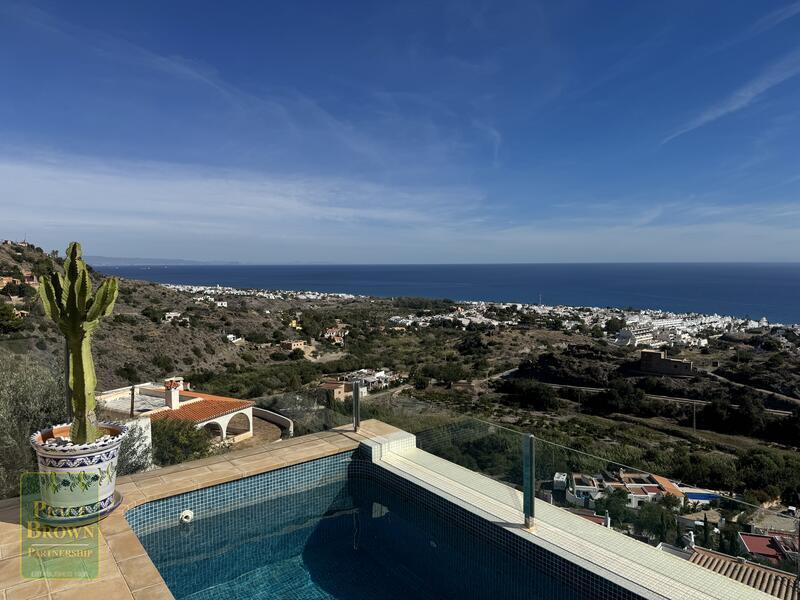 6 bedroom Villa for sale