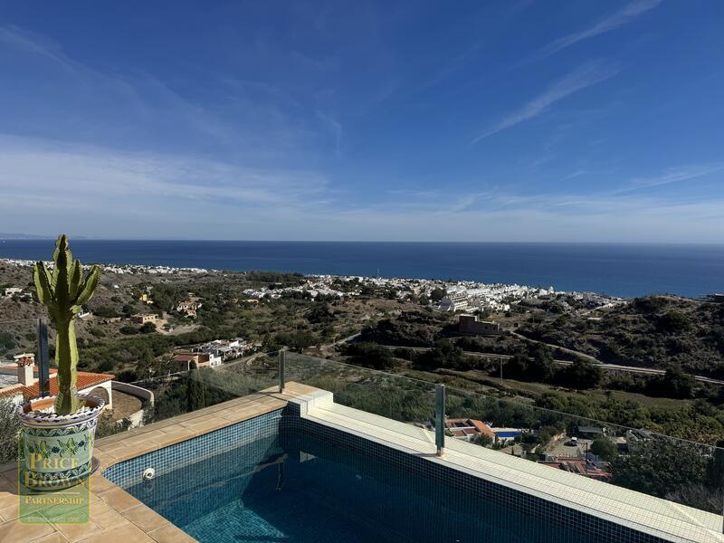 6 bedroom Villa for sale