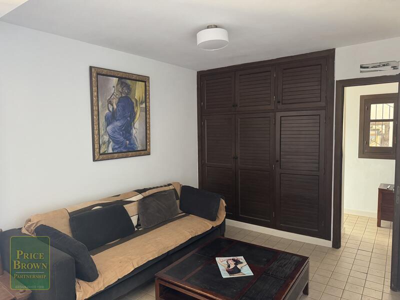 6 bedroom Villa for sale