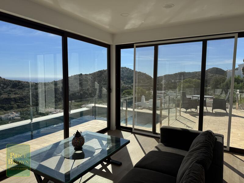 6 bedroom Villa for sale