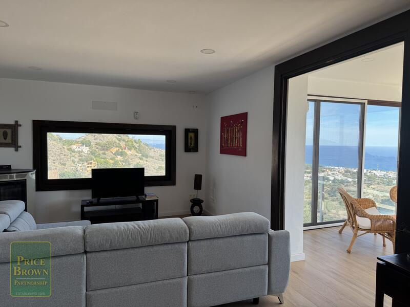 6 bedroom Villa for sale