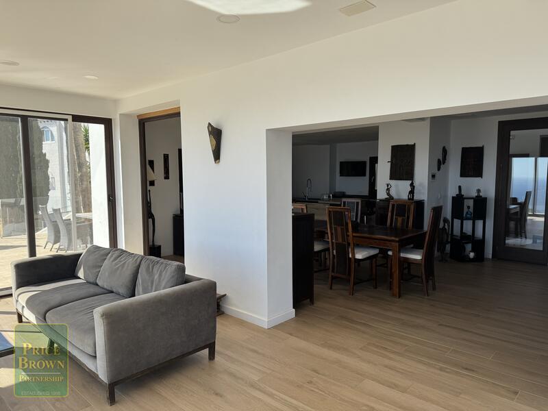 6 bedroom Villa for sale