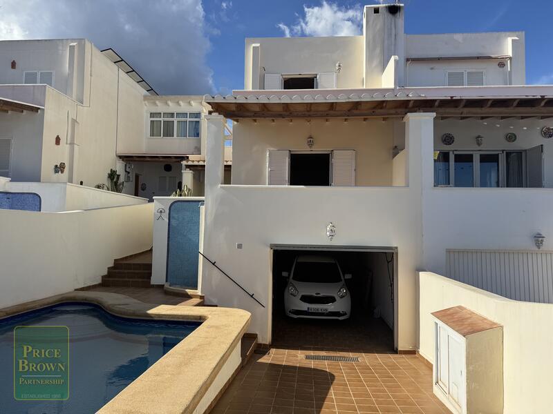 3 Cuarto Villa en venta