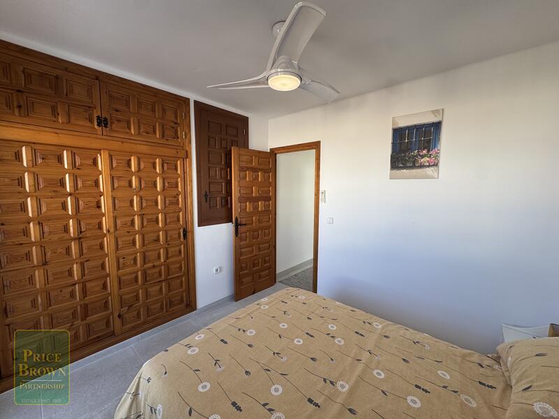 2 bedroom Townhouse for sale