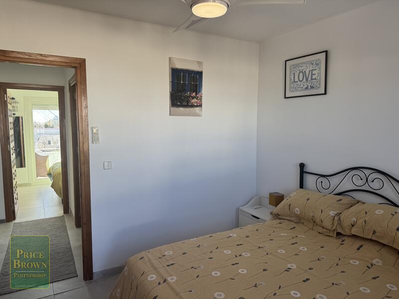 2 bedroom Townhouse for sale