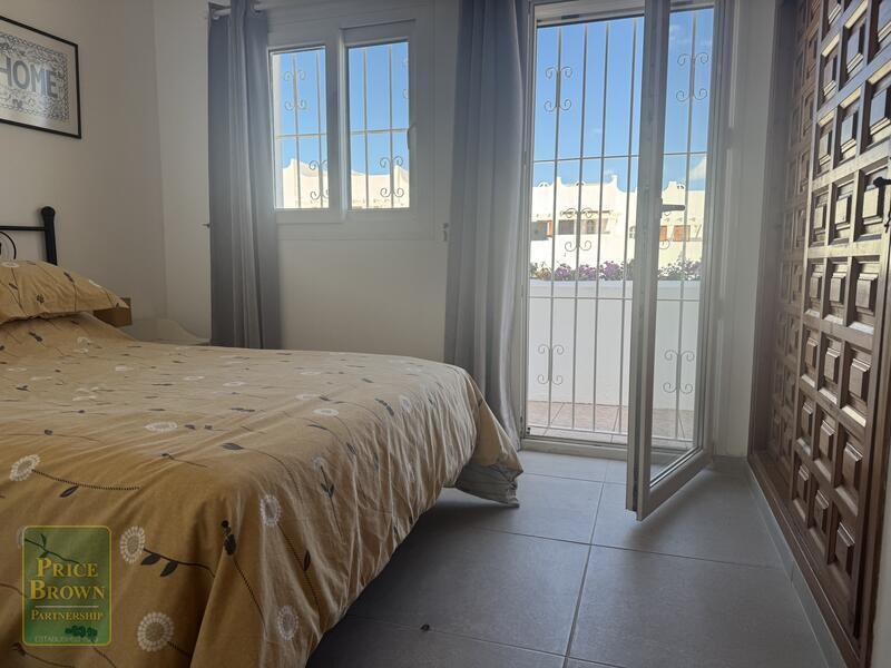 2 bedroom Townhouse for sale