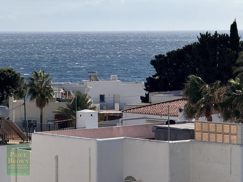 2 bedroom Townhouse for sale