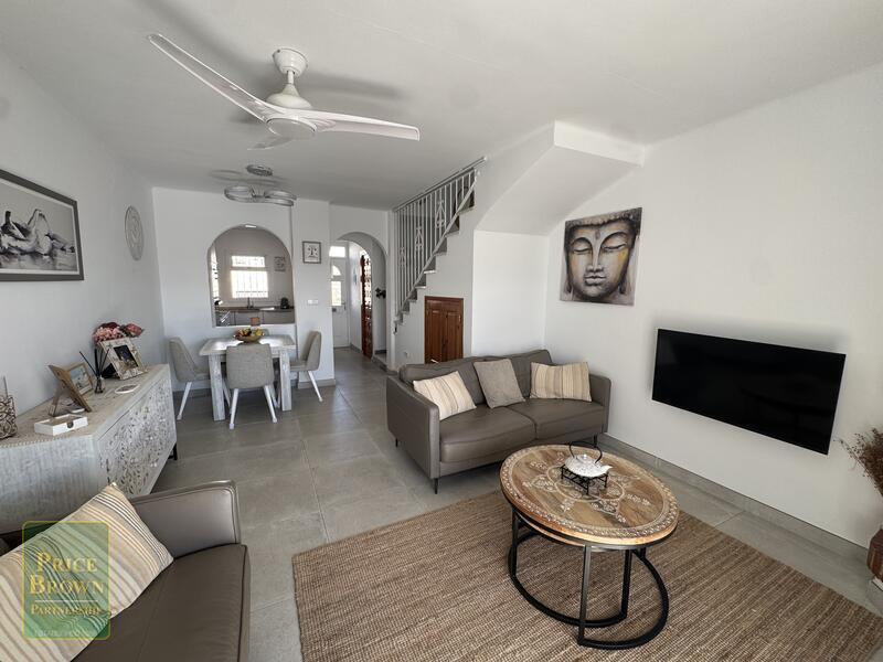 2 bedroom Townhouse for sale