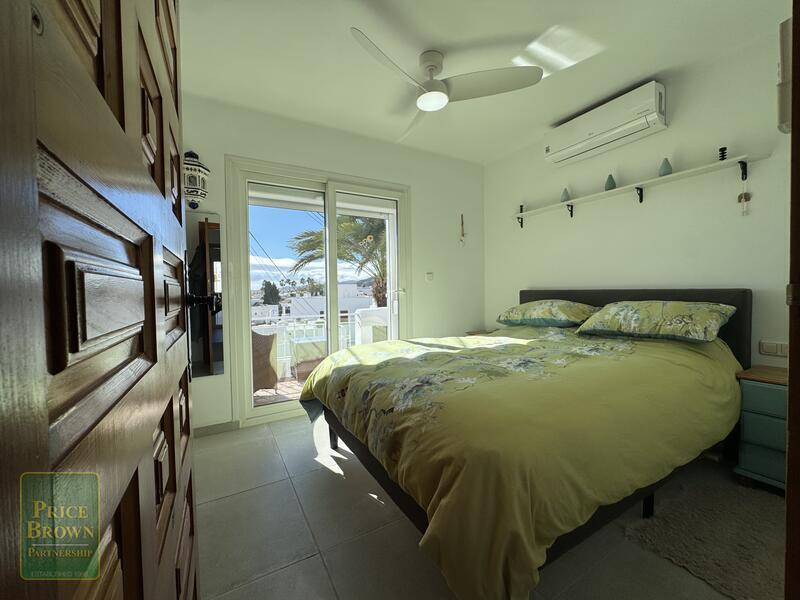 2 bedroom Townhouse for sale