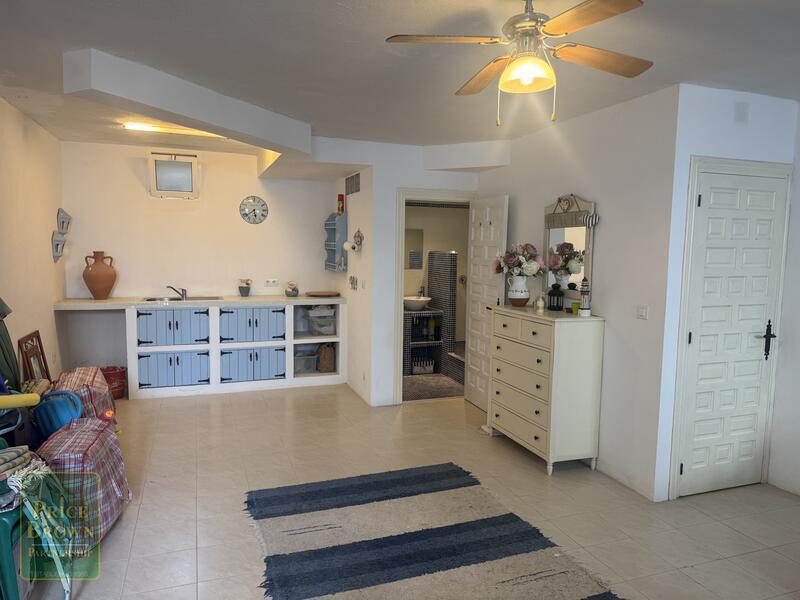 3 bedroom Townhouse for sale