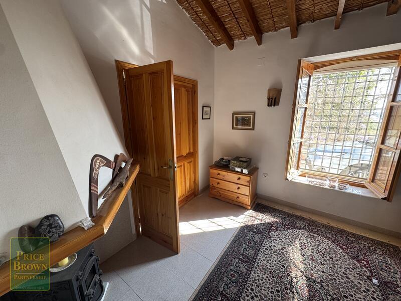 4 bedroom Country House for sale