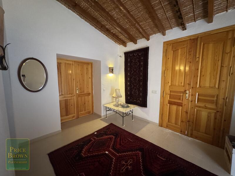 4 bedroom Country House for sale