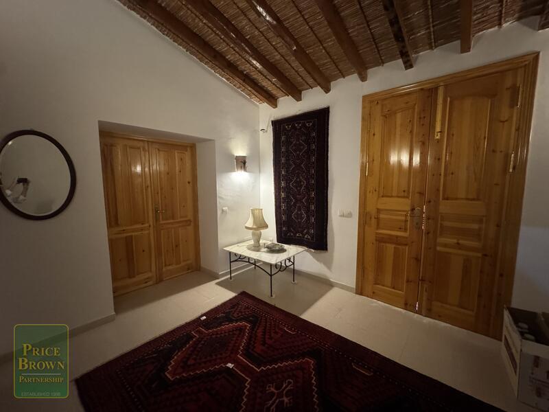 4 bedroom Country House for sale