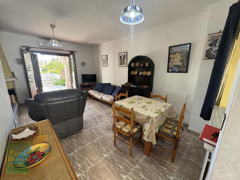 2 спальная комната городская тюрьма продается