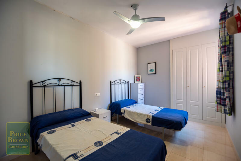 2 slaapkamer Appartement voor lange termijn huur