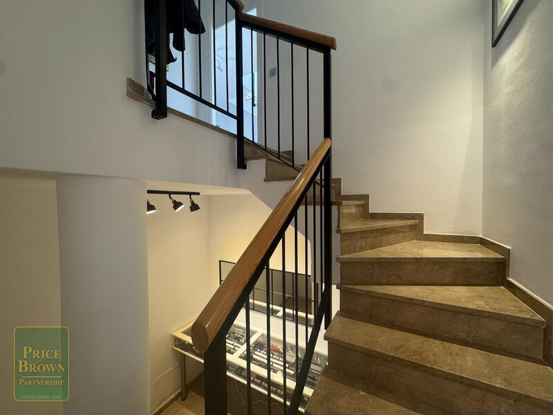 3 bedroom Apartment for sale