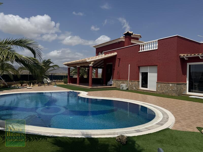 Villa Te koop in Vera, Almería