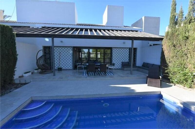 2 Cuarto Villa en venta