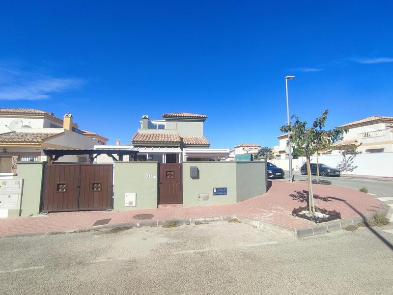 2 Cuarto Villa en venta