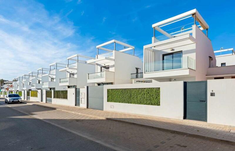 Villa en venta en Roda Golf Course, Murcia