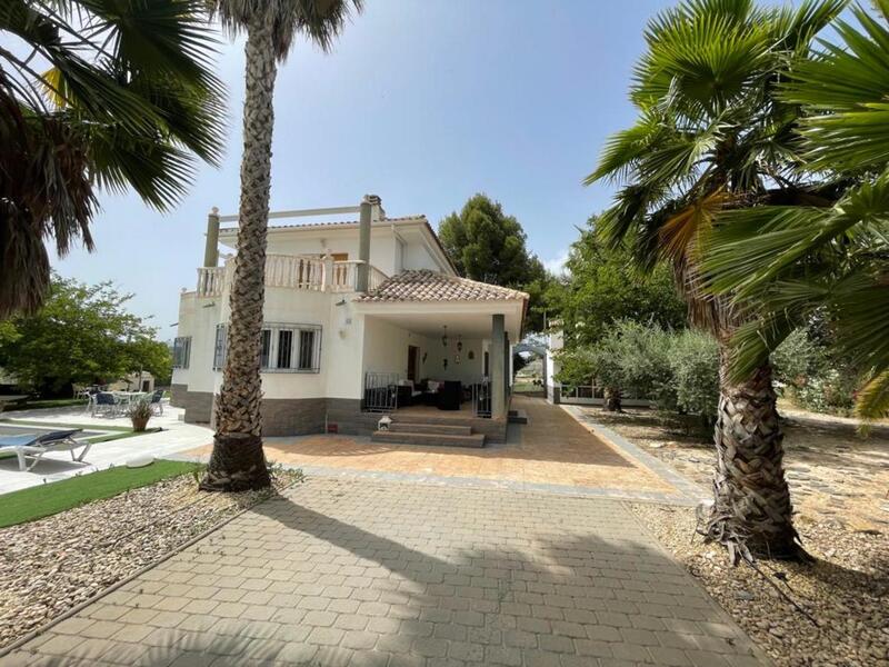 5 bedroom Villa for sale