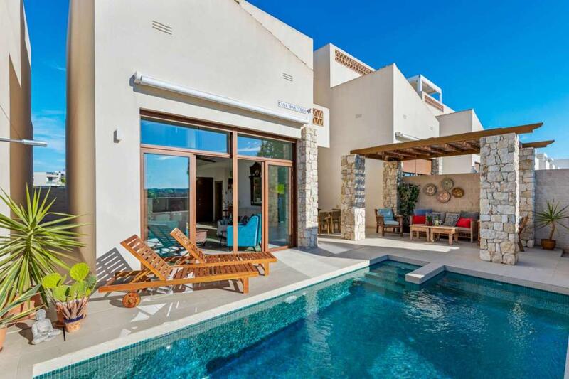 Villa for sale in Benijófar, Alicante