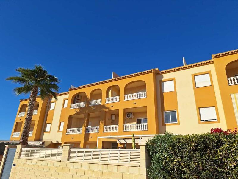 Apartamento en venta en Villamartin, Alicante